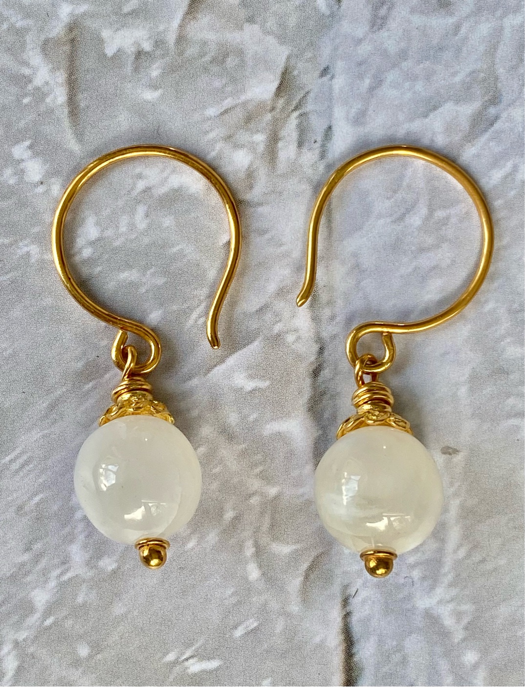 【入魂儀式ケオン茎】丸玉ビーズの２２KGPピアス(25-A)