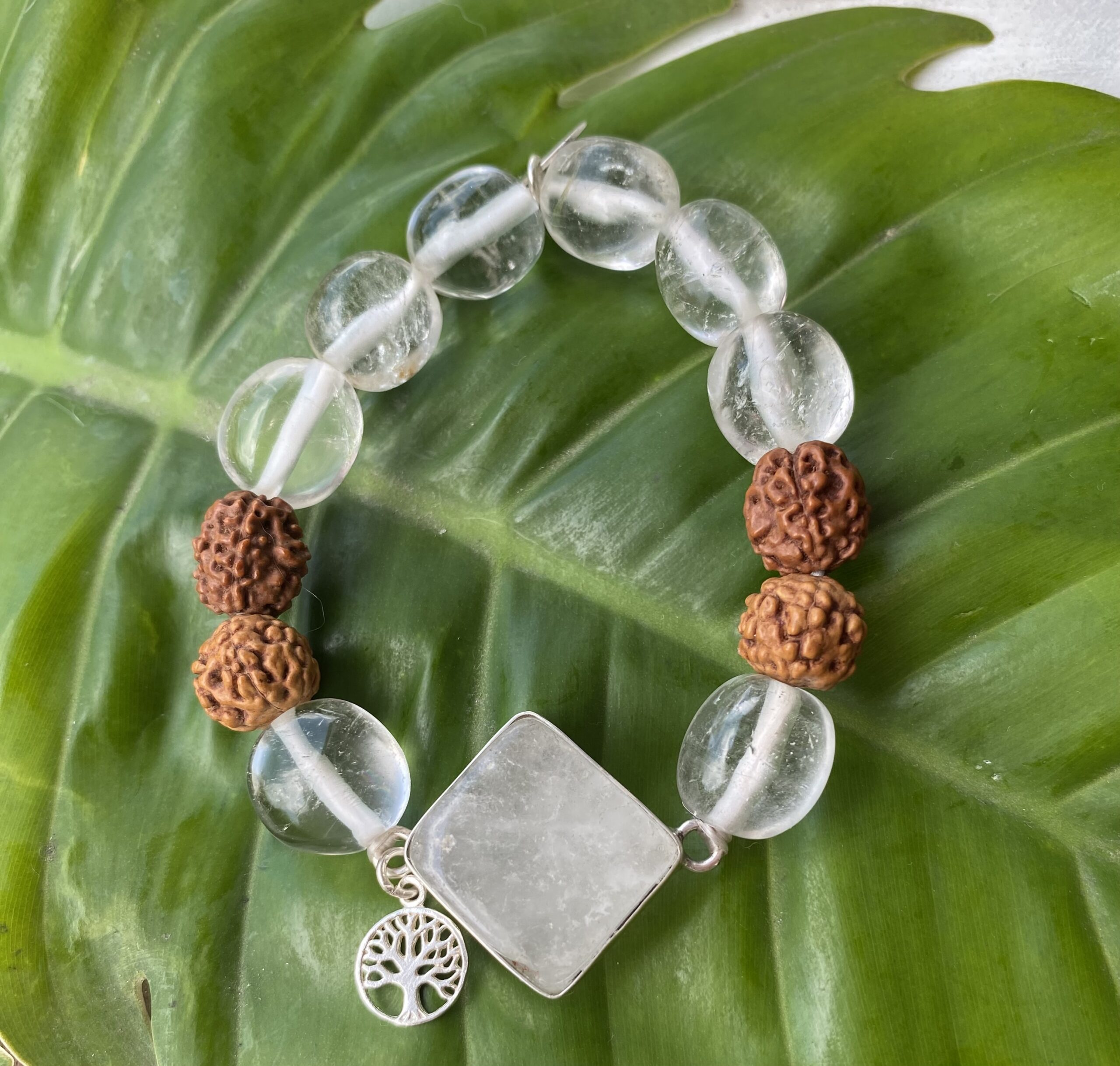 【インドネシア産水晶】サラスヴァテ女神★ブレスレット(約１５ｃｍ)