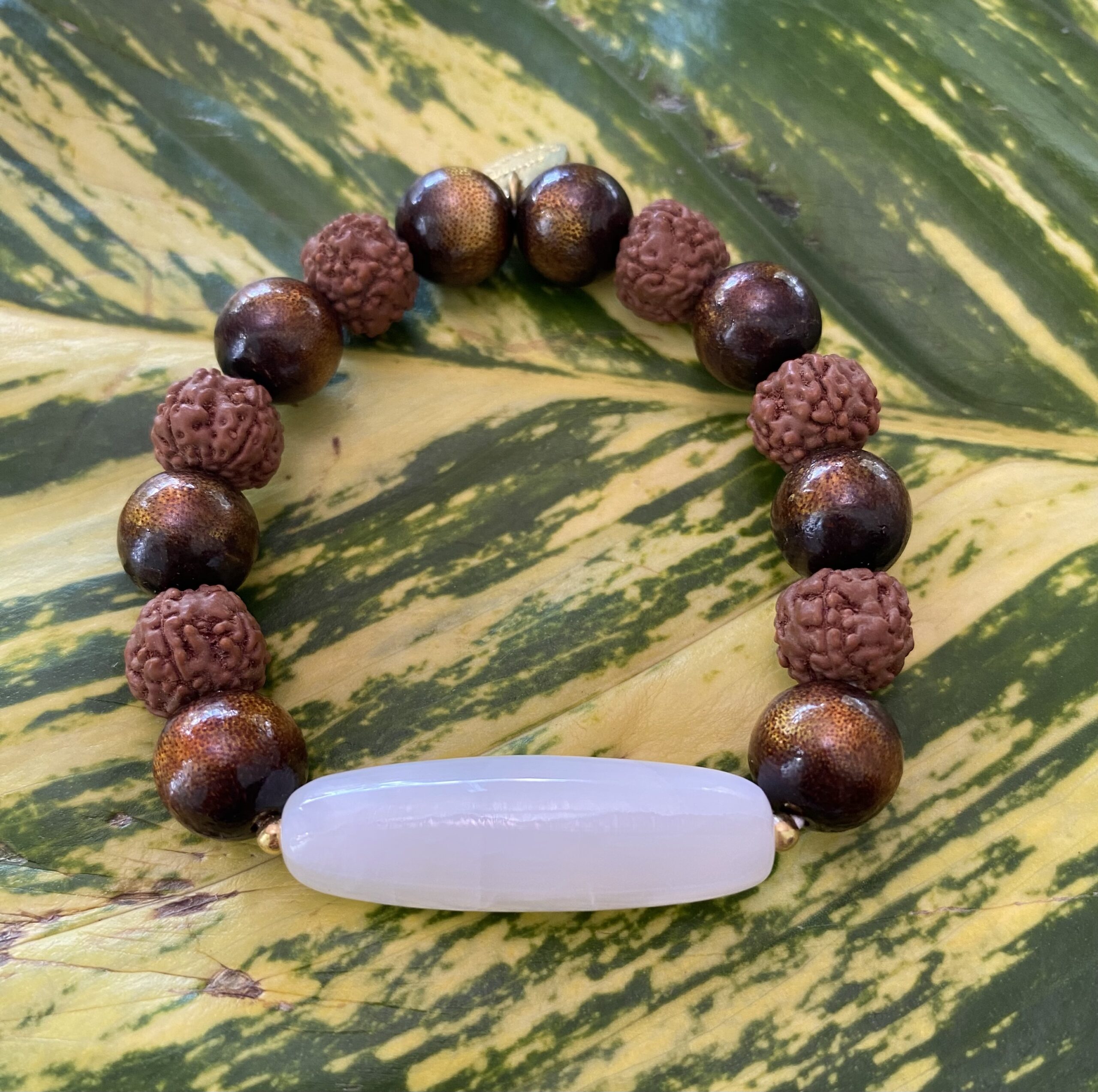 【ケオン茎天珠】ルドラクシャ５面＆ゴールドウリ★ブレスレット