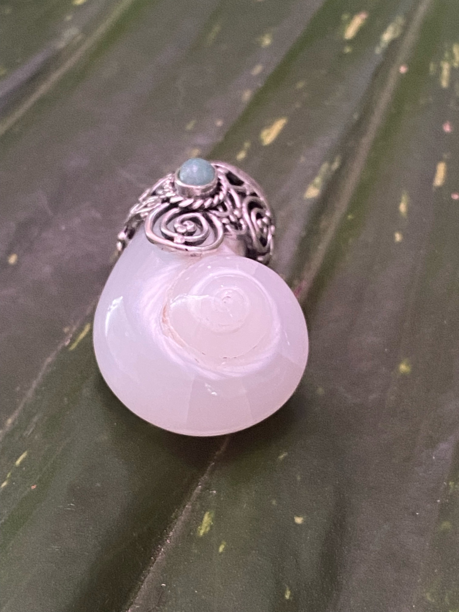 【入魂儀式済ケオン】エメラルド装飾★ペンダントトップ（２５ーC）