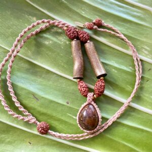 【プラキストーン】2面＆３面★ゴールドウリ原木★マクラメ紐ネックレス