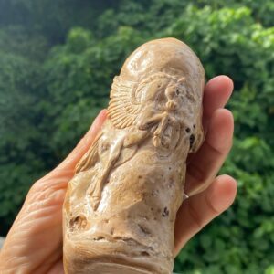 【ホワイトウリ（白珊瑚）】ユニコーン彫刻（２５ーB）