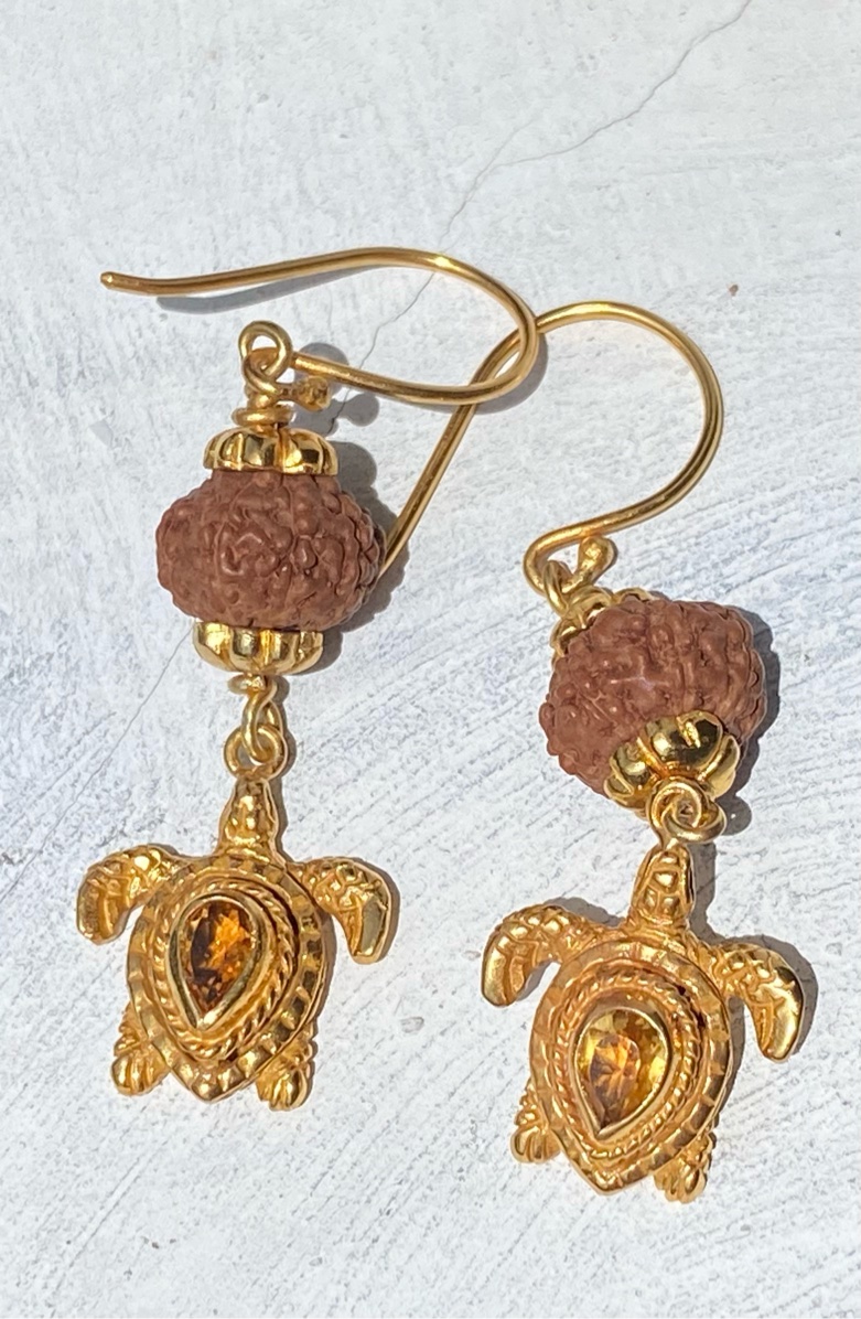 【８面ガネーシャ】Kura-kura（亀）シトリン装飾★２４KGPピアス