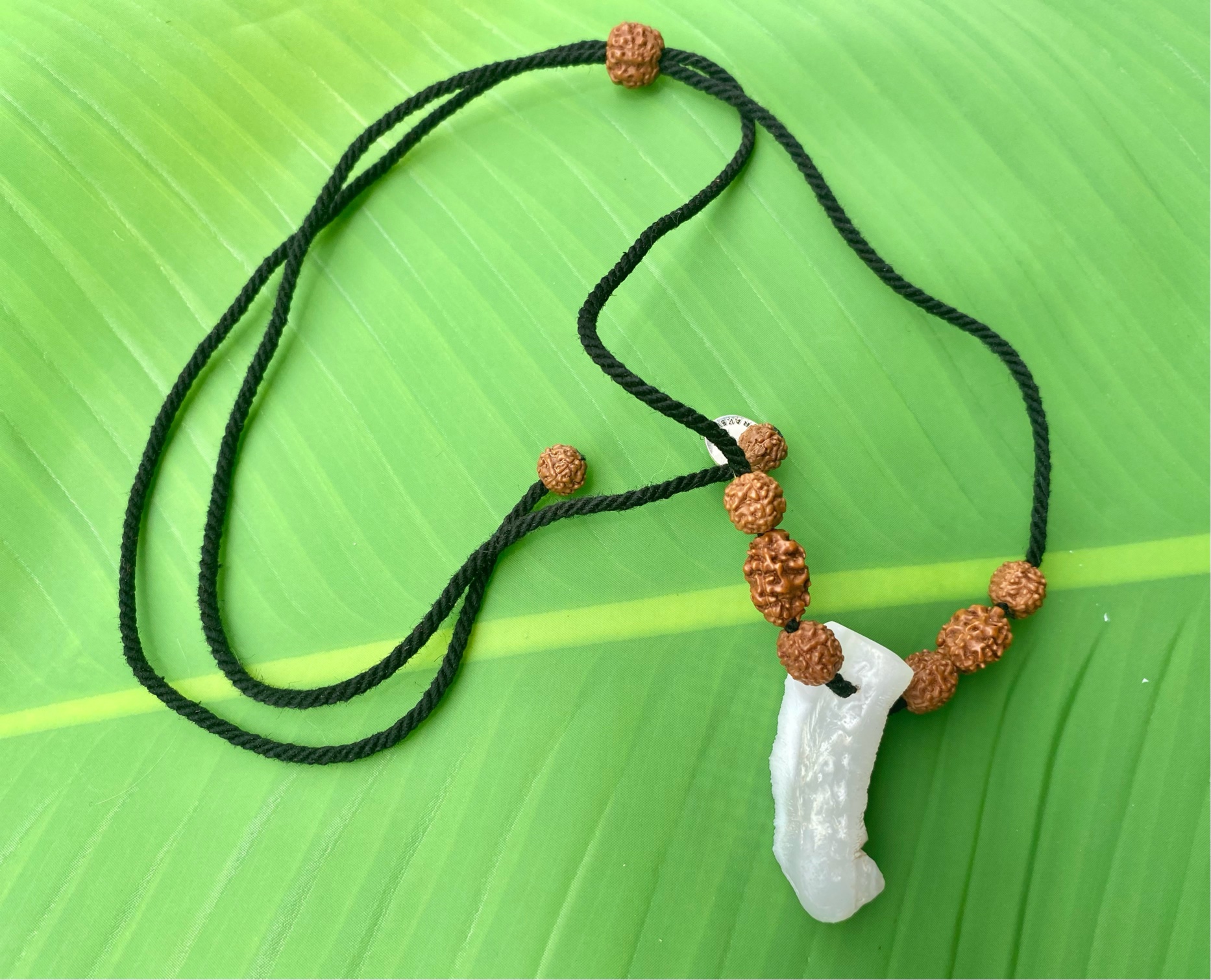 【無研磨ケオン】3面＆５面★シンプル紐ネックレス（マクラメ紐ブラック）