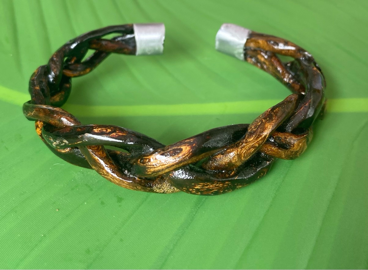 【ウリバティック（uli batik）】三つ編みバングル★１９cm