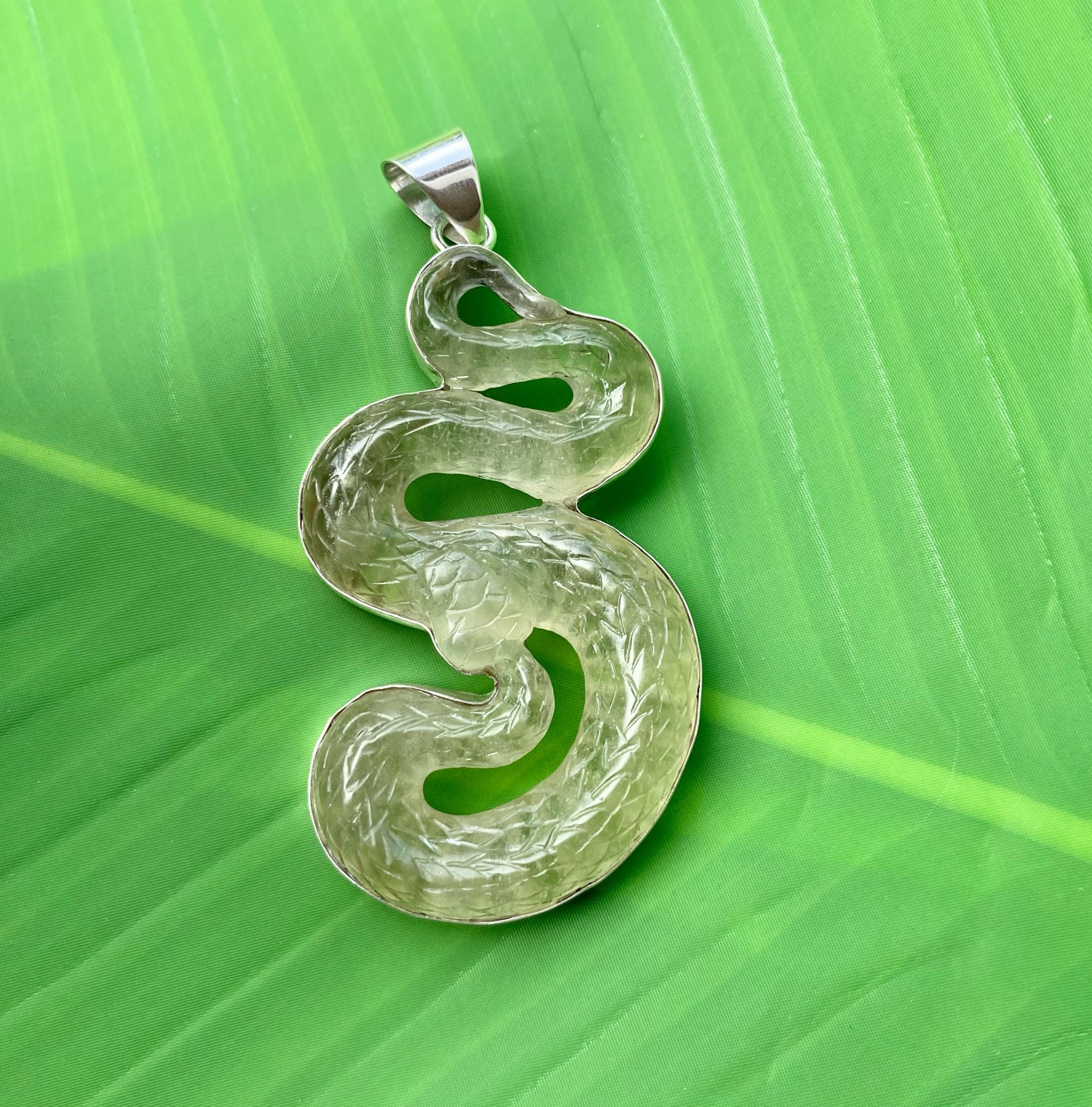 【エジプト産リビアングラス】スネイク✴︎ペンダント（シルバー９２５）