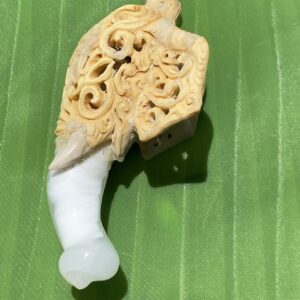 【ホワイトウリ】ガジャ（象）の横顔★ケオンペンダント（２６ーA）