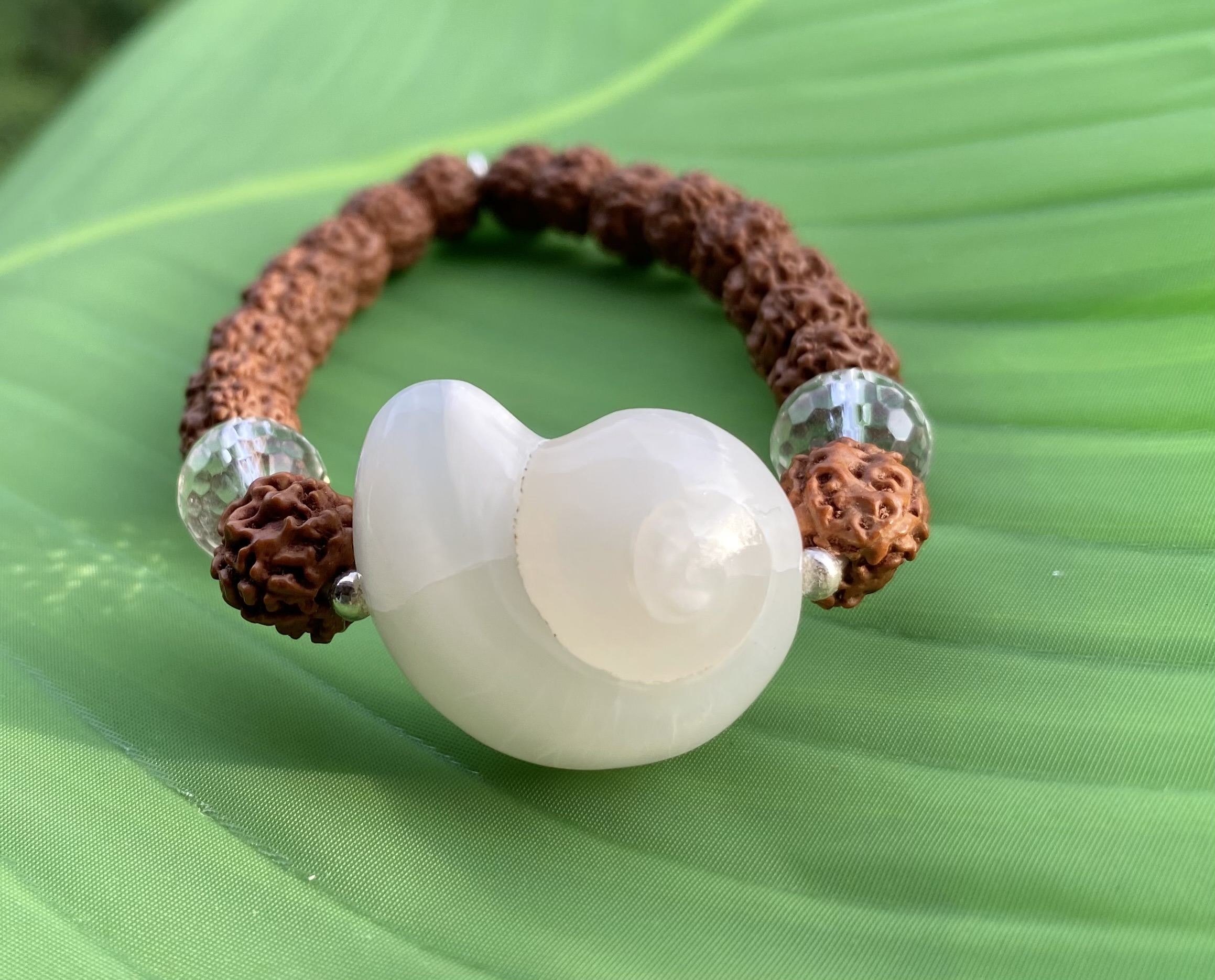 【勾玉ケオン】３面＆５面★水晶★ルドラクシャブレスレット