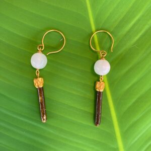 【神秘のケオン茎 × 聖なるグリーンウリ】ピアス(フック部分２２金コーティング９２５シルバー)