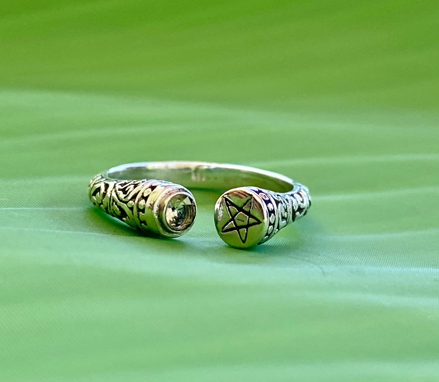 【ロシア産フェナカイト】オリジナルデザイン★五芒星リング（シルバー９２５）